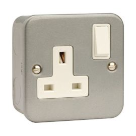 Click CL035B Essentials Metal Clad 1 Gang 13A 2 Pole Switched Socket Outlet